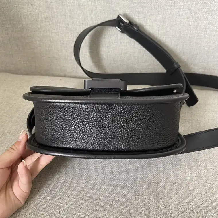 2303HT0017 Dio Bag 0618